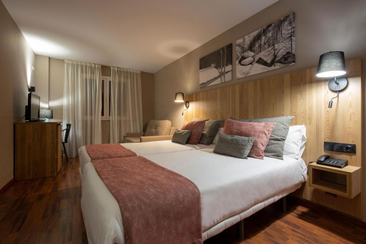 Hotel Grand Pas Pas De La Casa Luaran gambar