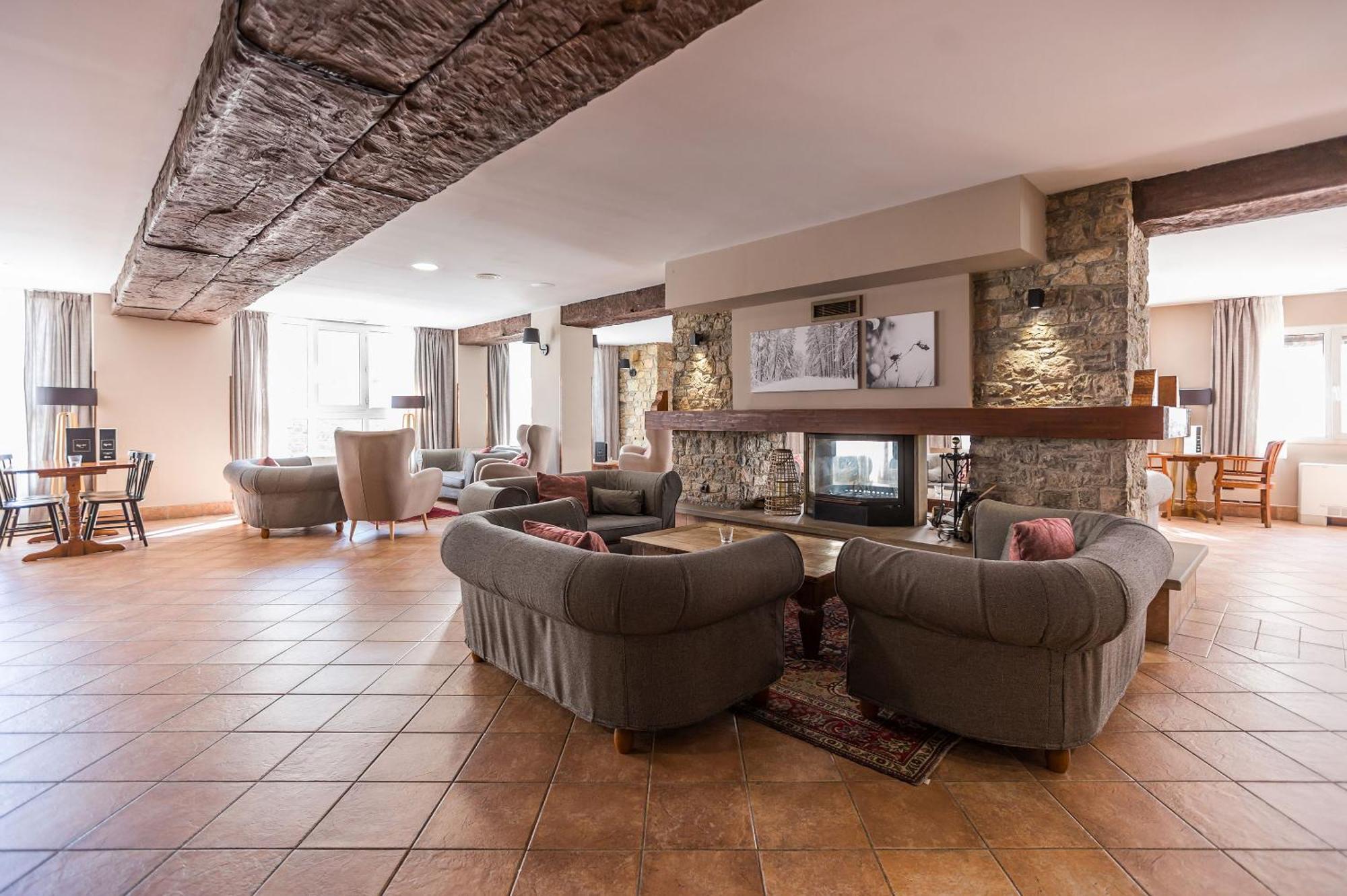 Hotel Grand Pas Pas De La Casa Luaran gambar