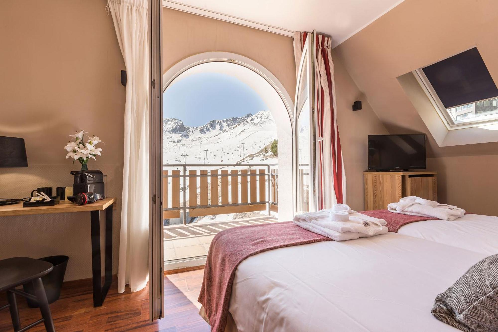 Hotel Grand Pas Pas De La Casa Luaran gambar